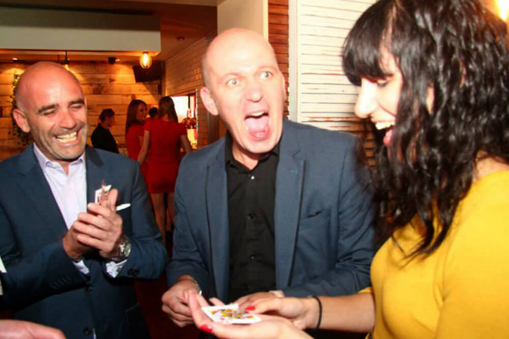 Ian's Close Up Magic | Corporate Magician