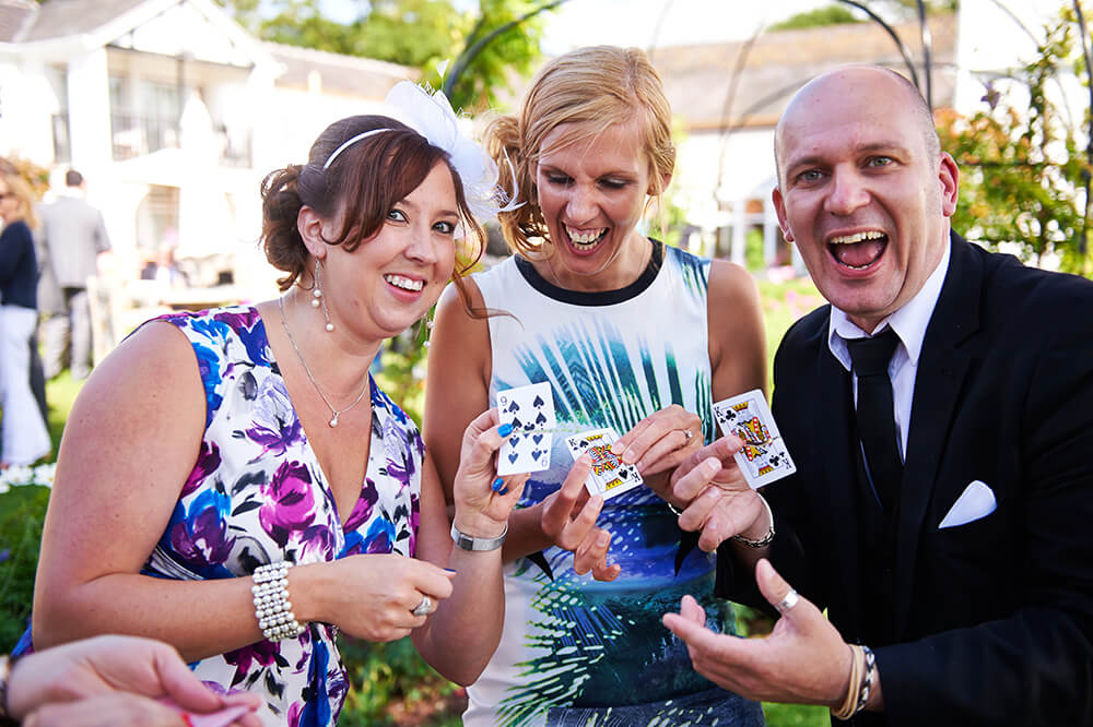 Wedding Magician | Ian's Close Up Magic