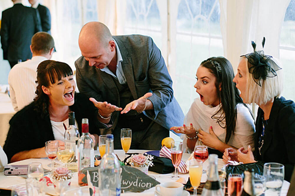 Wedding Magician | Ian's Close Up Magic